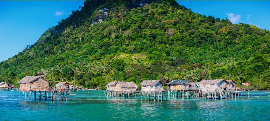 huts-over-water-cropped